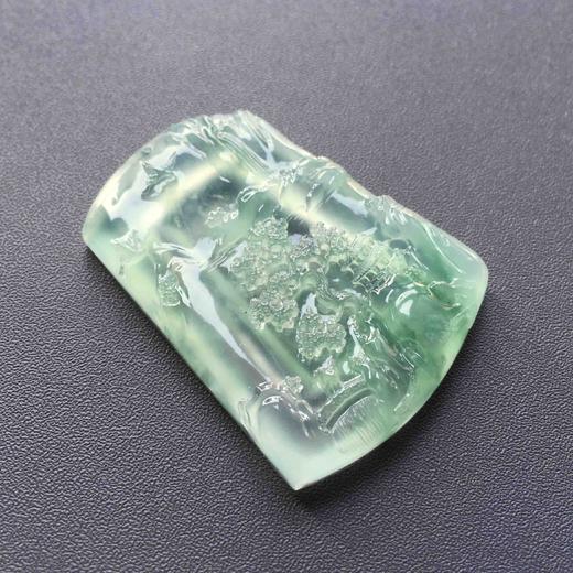 高冰种飘绿翡翠山水牌