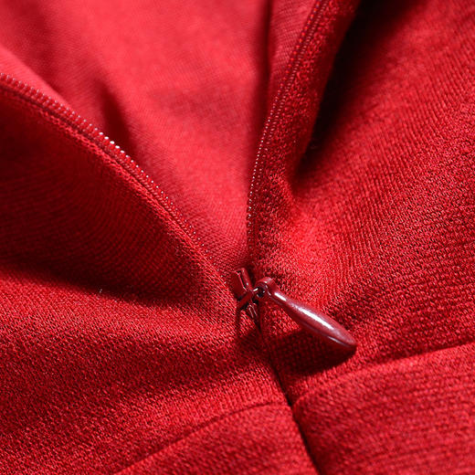 EITIE爱特爱秋冬新款纯色简约V领修身显瘦高腰连衣裙女显瘦A字裙5307004 商品图4