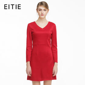 EITIE爱特爱秋冬新款纯色简约V领修身显瘦高腰连衣裙女显瘦A字裙5307004