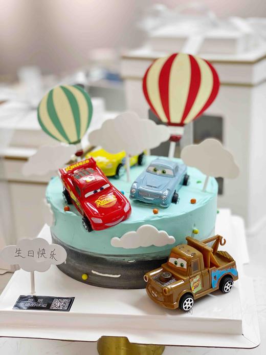 麦昆小汽车，卡通生日蛋糕，全部动物奶油。装饰部分随机调整搭配，或与原图不100%一致 商品图1