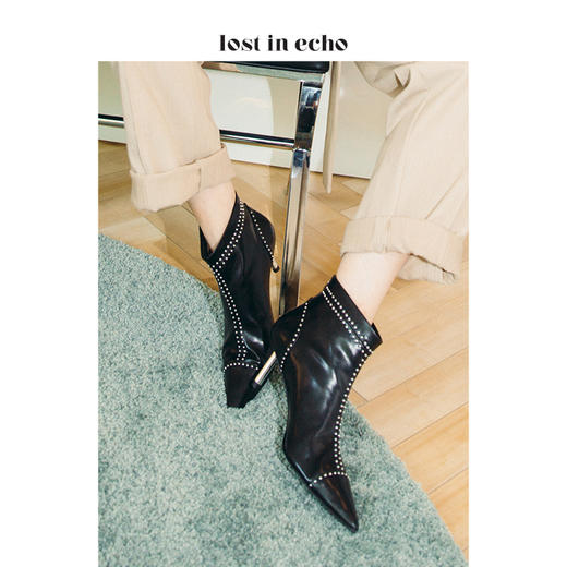【微瑕疵不退不换】lost in echo铆钉尖头猫跟短靴  黑色 商品图0