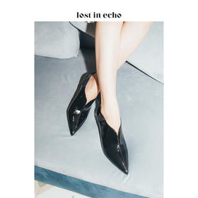 【微瑕疵不退不换】lost in echo 黑色切尔西短靴 尖头链条中跟高靴