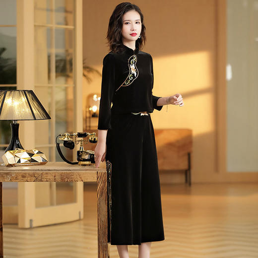 AYK-QF-1908157九分袖立领丝绒绣花改良唐装+阔腿裤 商品图1