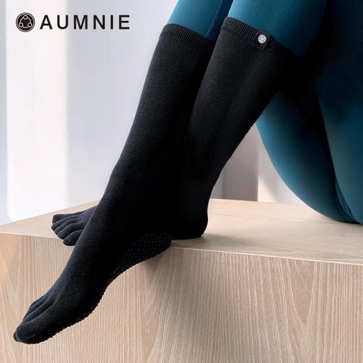 aumnie | 及膝长筒防滑专业普拉提瑜伽袜 KNEE HIGH FULL TOE YOGA SOCKS 商品图0