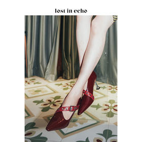 新年闪购lost in echo2020秋款不对称外空尖头高跟女鞋 酒红色漆皮时尚短筒女靴