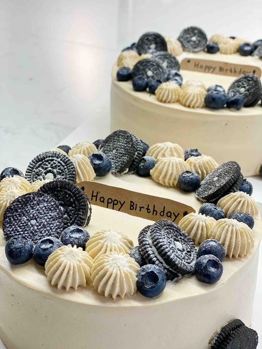 太妃海盐蛋糕。松软的日式奶香戚风蛋糕搭配冰冰凉的秘制太妃海盐甘纳许奶油，微甜不腻 商品图3