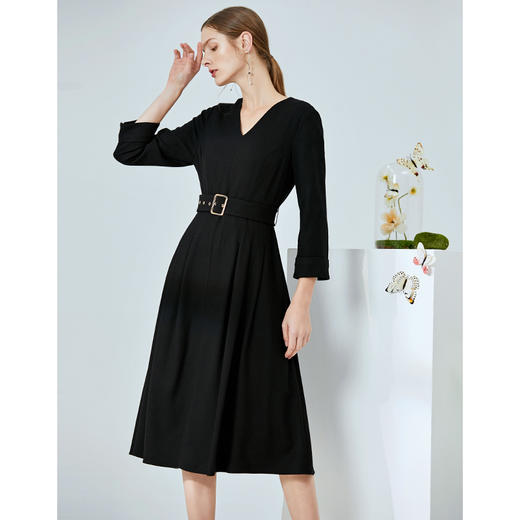 EITIE爱特爱春季新款通勤百搭V领纯色收腰七分袖A字连衣裙女6107806 商品图2