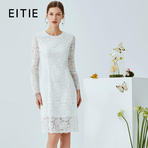 EITIE爱特爱春季新款气质圆领纯色镂空蕾丝修身连衣裙女中裙A2007485 商品图0