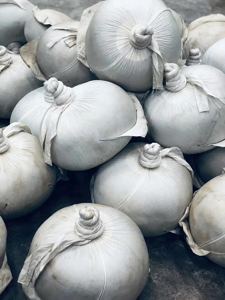 有利于茶叶内质积累. 采用的是台湾的半发酵乌龙茶制作工艺.