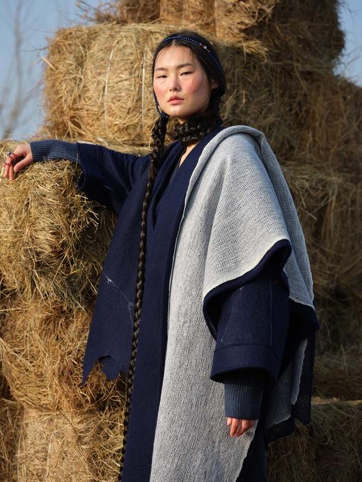 针织羊绒夹层毛毡披肩 SJF92P616N 商品图4