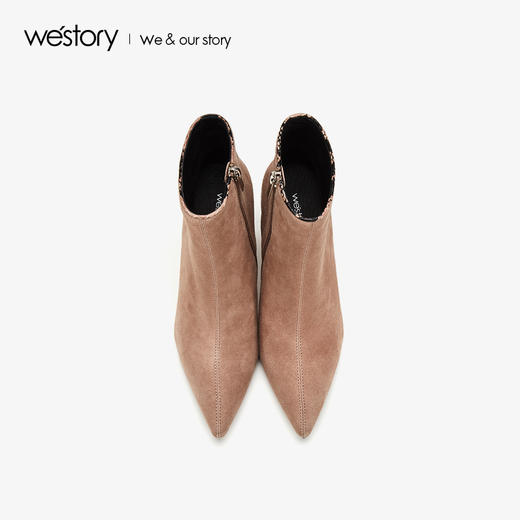 westory2019秋冬新品蛇纹尖头绒面粗跟短筒靴女显瘦W29DS80111 商品图1
