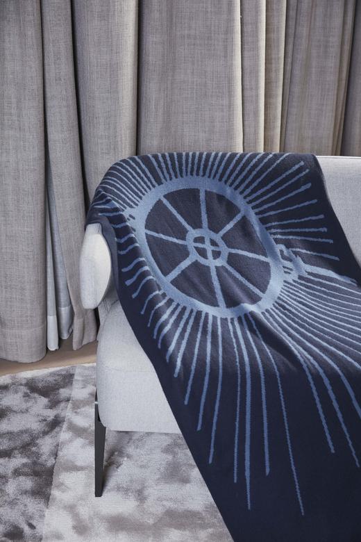 穹顶针织提花羊绒披肩 SJF91P190N 商品图1