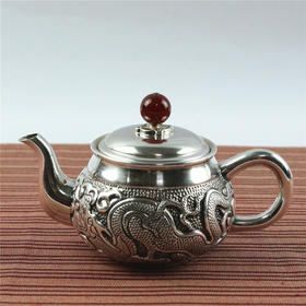 《双龙捧珠》银质玛瑙钮双龙纹手把壶