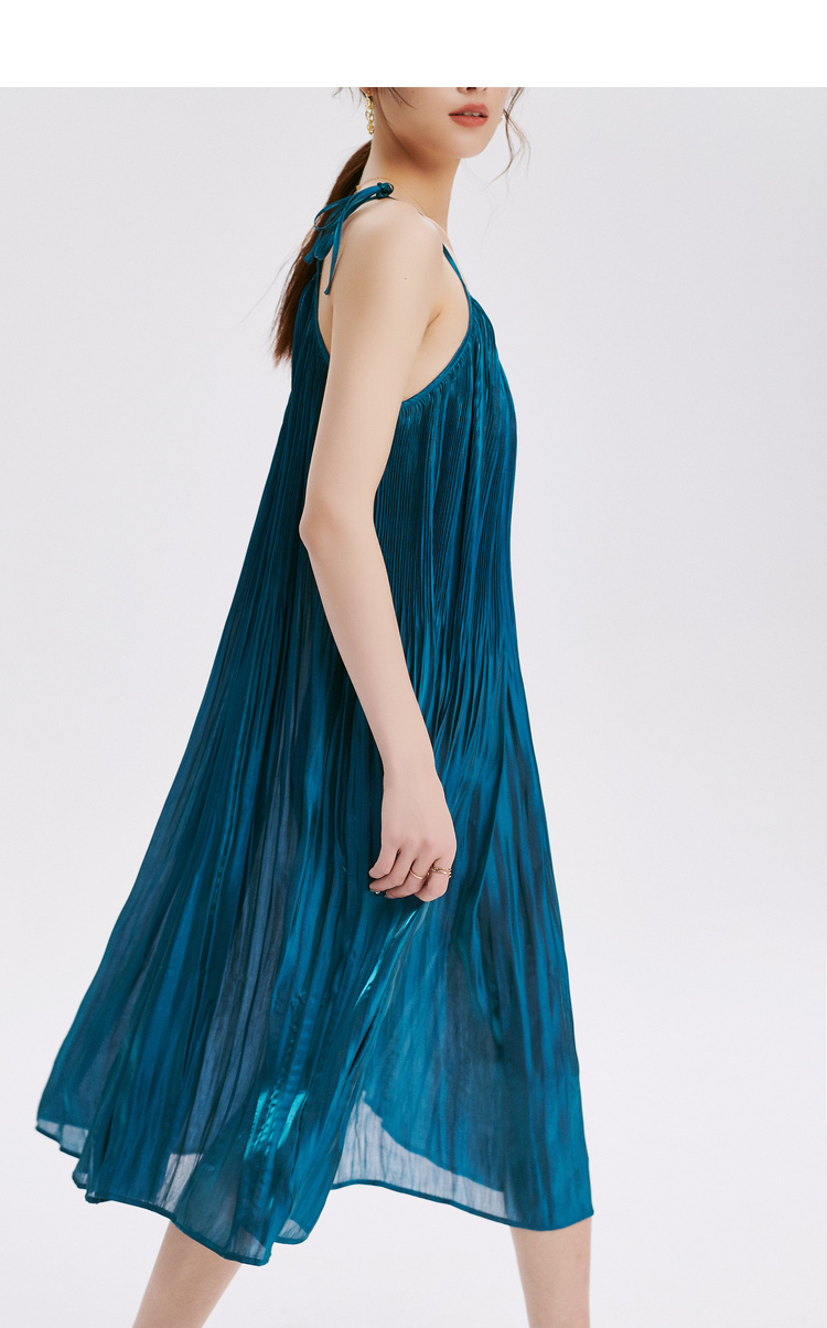 312616042初棉显白孔雀蓝人鱼姬光泽细肩带细褶连衣裙轻盈百褶叠穿