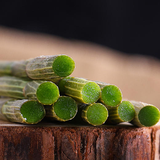 黔西南安龙【铁皮石斛鲜条】250g/盒 全国包邮 部分地区不发货 下单现剪  野放养 自然生 商品图1