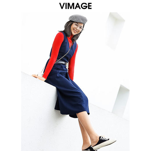 VIMAGE-纬漫纪春款时尚通勤V领显瘦纯色收腰连衣裙女中款V1207834 商品图0