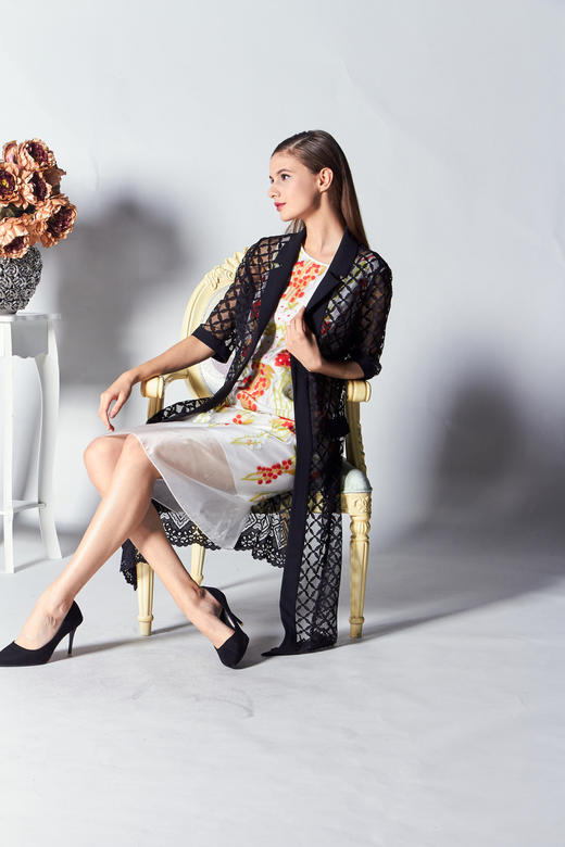 1D6833--黑色风衣--写实与抽象--《智慧之光-波斯艺术》 商品图4