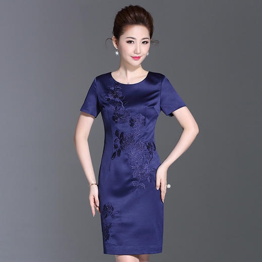 DYSL-Q3696新款气质端绣花烫钻舒适修身连衣裙 商品图3