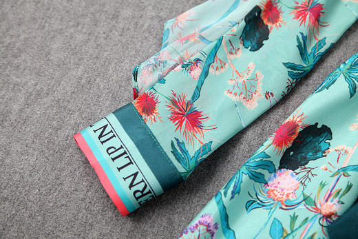 LYY-T10509新款字母系带领高腰荷叶边雪纺开叉印花连衣裙 商品图2