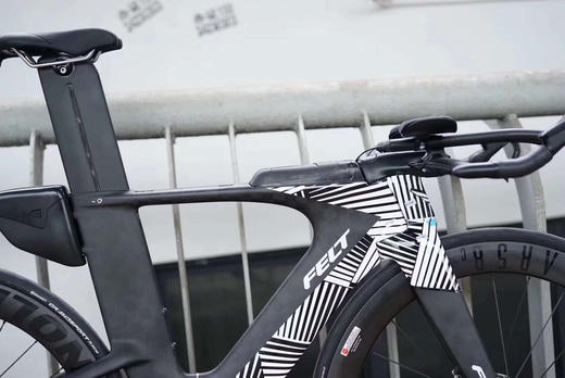 新款felt碟刹碳纤维铁三车 12速无线电子变速 碳纤维轮组