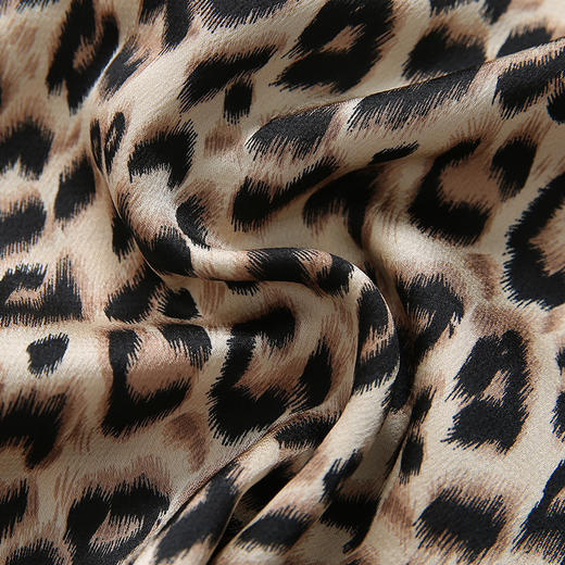 EITIE爱特爱秋季新款时尚复古通勤百搭显瘦豹纹印花衬衫女6109801 商品图10