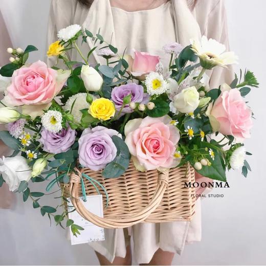 惊喜   粉佳人6支，海洋之歌6支，白玫瑰6支，桔梗尤加利叶乒乓菊黄色雏菊搭配（1676） 商品图0