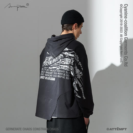 ATTEMPT 19AW-KNT06 异形结构正反拼接文字印花连帽卫衣 商品图1