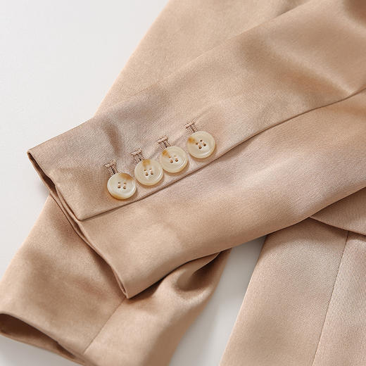 故障 EITIE爱特爱秋季新款时尚通勤干练百搭舒适显瘦西装外套女6103816 商品图6