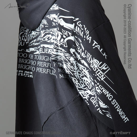 ATTEMPT 19AW-KNT06 异形结构正反拼接文字印花连帽卫衣 商品图2