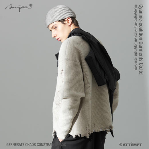 ATTEMPT 19AW-SWE0101 不规则底摆破坏虫洞马海毛廓形宽松毛衣 商品图1