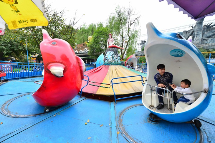 美人魚▲迷你過山車▲侏羅紀公園▲自控飛機熊孩子親子游川渝站