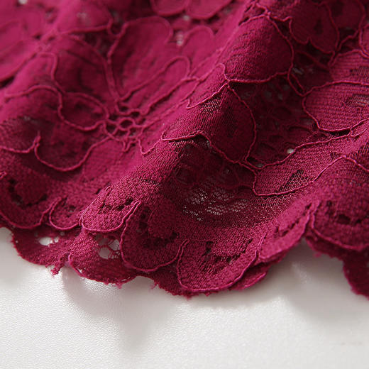 EITIE爱特爱春季新款洋气镂空蕾丝显瘦V领收腰性感连衣裙女裙6107817 商品图13