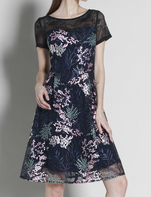 【伯妮斯茵】圆领网格绣花蕾丝连衣裙--安肯织物--《太阳之子--印加》2S6541 商品图2