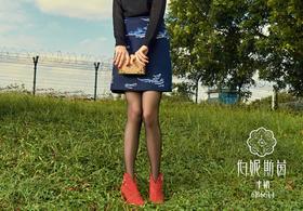 【伯妮斯茵】6B6614--半裙--撑阳伞的女人--《画尽世界光影，只为挚爱的女人》