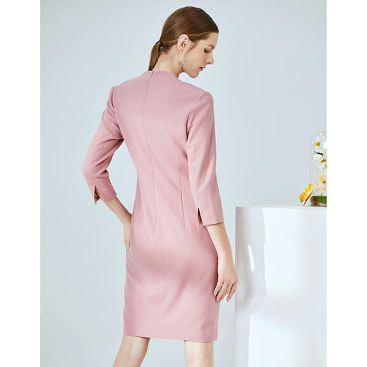 EITIE爱特爱女装春款气质收胸褶皱收腰V领修身七分袖显瘦连衣裙女6107805 商品图4