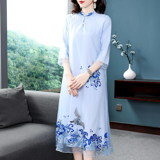 KDS-715新款复古民族刺绣欧根纱修身显瘦连衣裙 商品图3