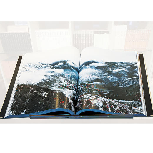 大美无疆 邹本东摄影50年 摄影集/作品集  中国摄影金像奖“开拓杯奖” 当代国际摄影双年展“学院荣誉奖” 获得者 商品图2