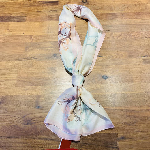 法国品牌renoma 出口韩国 桑蚕丝（网格纱）百合花时尚长巾 商品图11