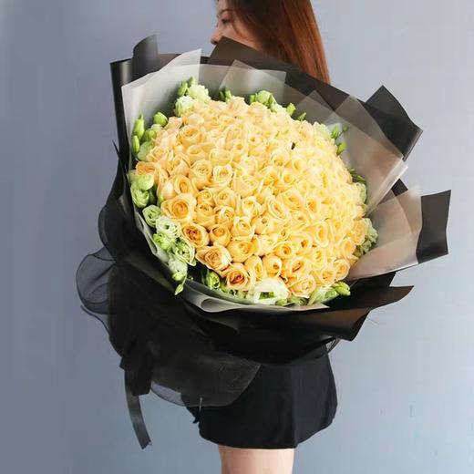 一见钟情     66支香槟玫瑰，桔梗搭配，（1906） 商品图0