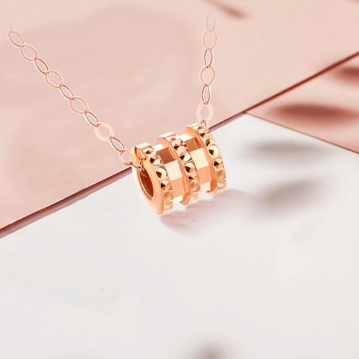 【时尚K金】钻石世家倾城系列18K金项链 几何圆柱动感立体彰显个性（约1.02±0.1克） 商品图1