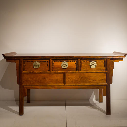 黄花梨夔凤纹三联闷户橱