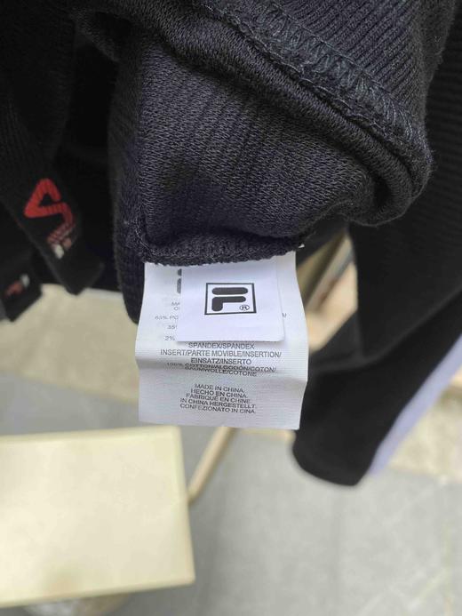 Fila 女款显瘦短款卫衣 正品保真 商品图6