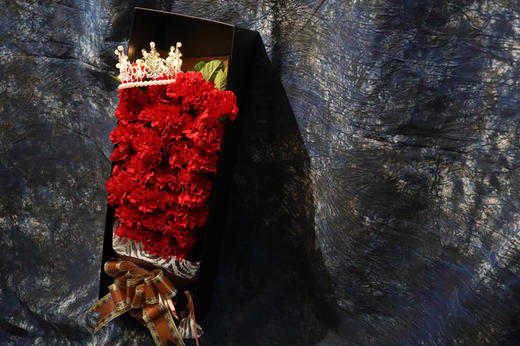 优雅温馨---33支康乃馨黑色礼盒星光版 商品图2