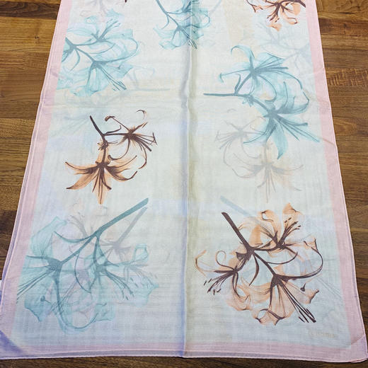 法国品牌renoma 出口韩国 桑蚕丝（网格纱）百合花时尚长巾 商品图9