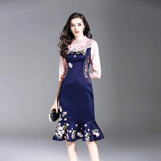 YFN-17138新款修身显瘦拼接绣花包臀鱼尾裙 商品图1