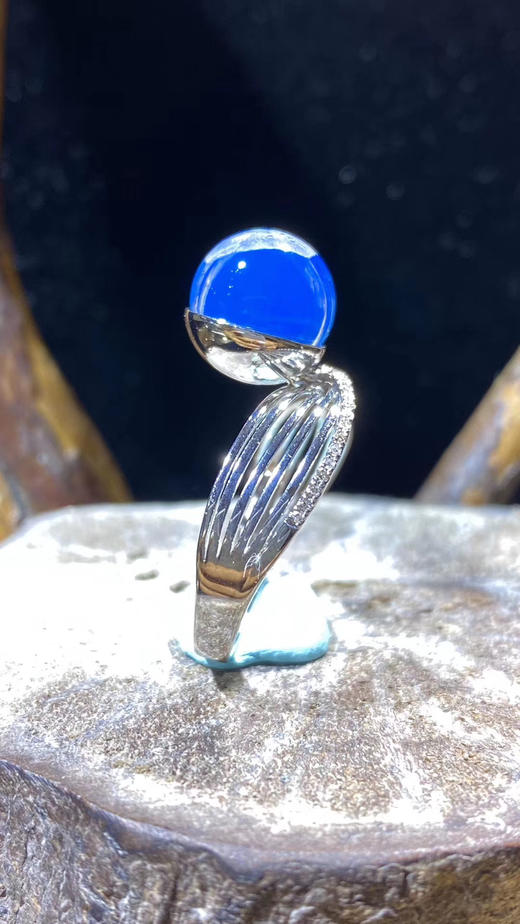 多米尼加蓝珀910mm全净水天空蓝蔷薇款女戒18k金钻石镶嵌