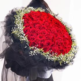 爱意无边     99支红玫瑰，满天星，黄莺搭配！（1918）