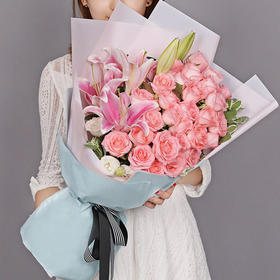 真心真情     27支戴安娜玫瑰，2支多头百合(1927)