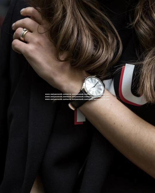 WWF欧mi茄碟飞系列，正品开模保证所有细节复原正品，所有配件%100与正品通用，美洲鳄鱼皮带，瑞士原装机芯，施华诺钻石，女士腕表，皮表带，石英机芯，密底。 商品图9