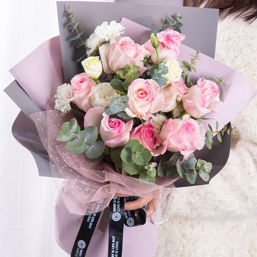 钟情你   11支糖果色玫瑰，桔梗，尤加利搭配（1931） 商品图3